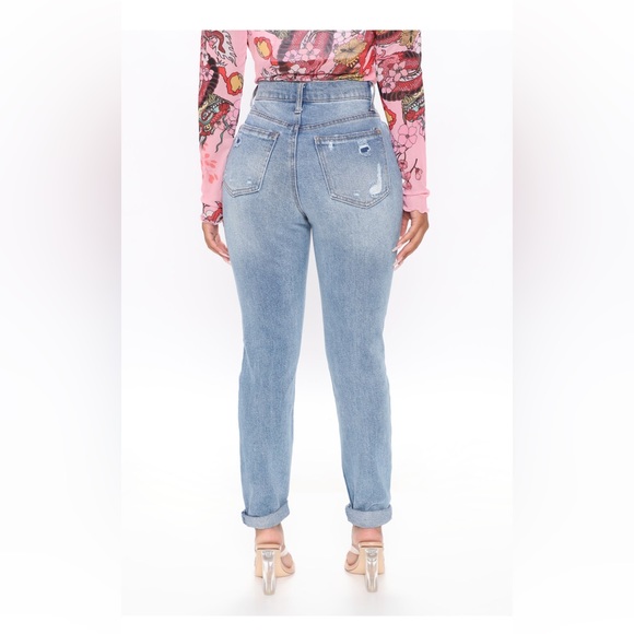 Ripped Mom Jeans - Picture 6 of 7